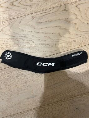 CCM NG600 Chin Guard for Kids - Protective Hockey Accessory